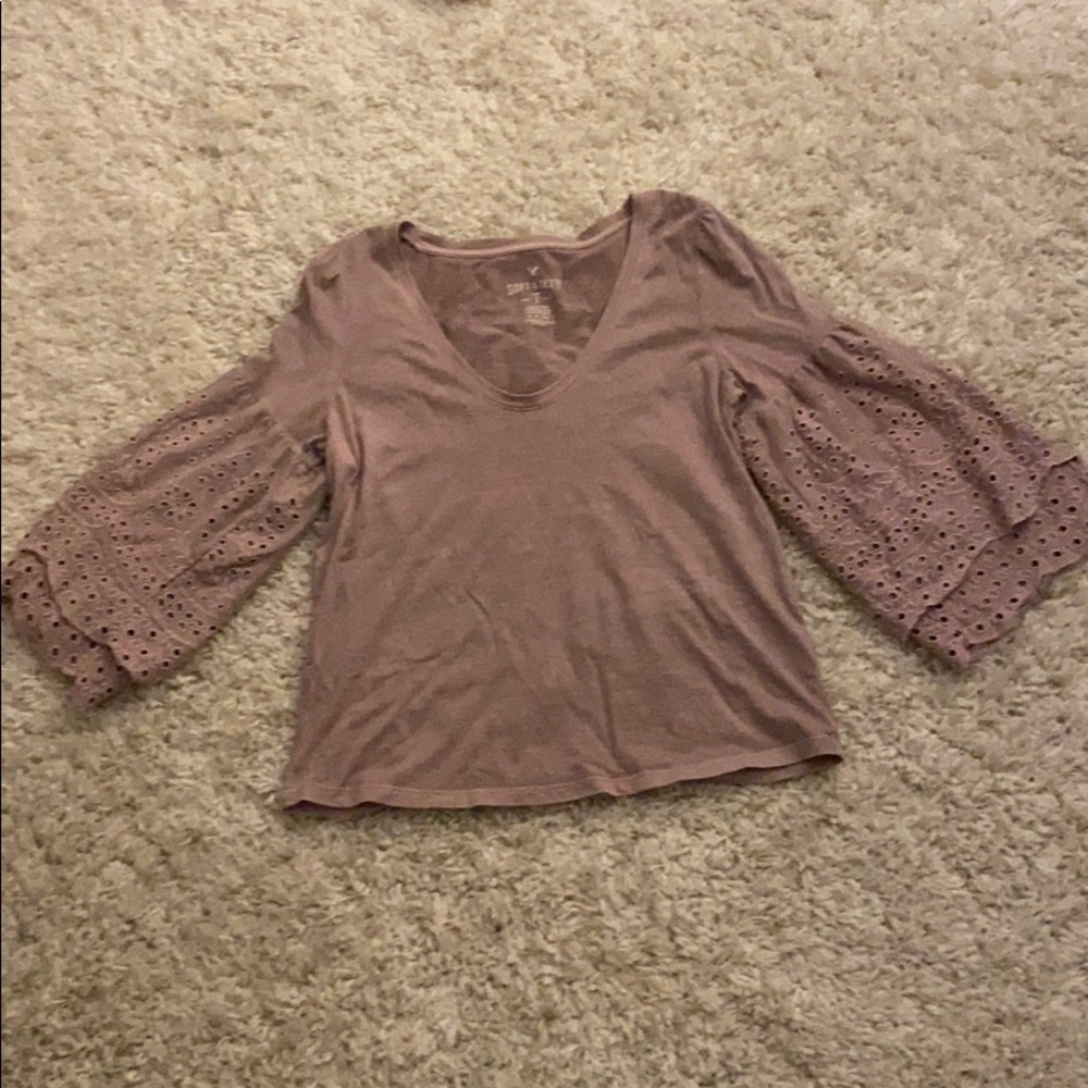 Detailed sleeve AE shirt